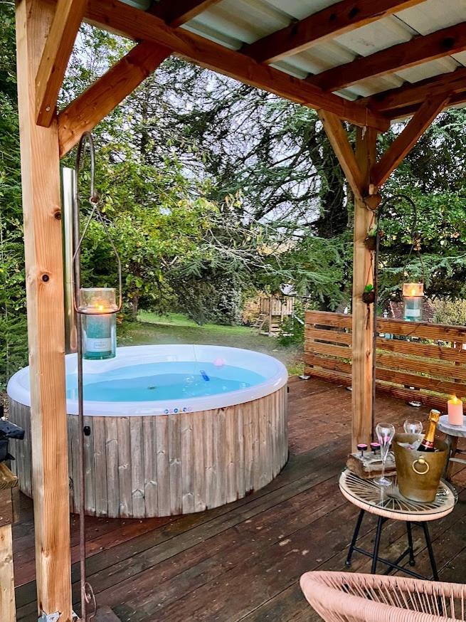 Domaine Le Manoir, Gites De Charme Et De Caractere Avec Piscines Privatisees Et Spa Nordique Fossemagne Eksteriør bilde